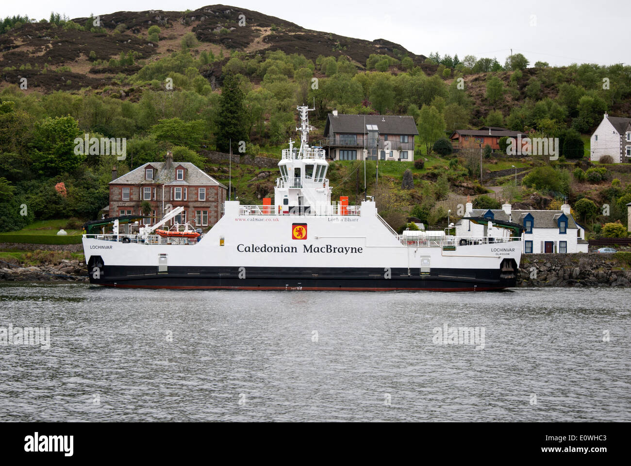 Linee M.T. Lochinvar traghetto per auto ormeggiato a Tarbert costa ovest della Scozia Foto Stock