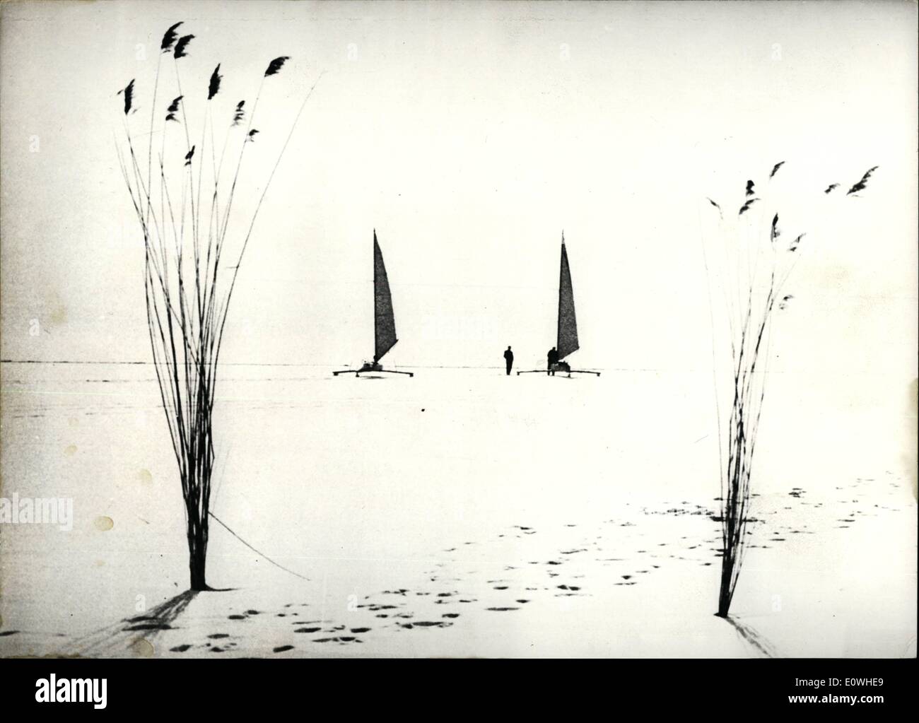 Gen 01, 1963 - come un delicatissimo pen-e-disegno a inchiostro... sta guardando questa foto del lago Balaton - Ungheria coperti Foto Stock
