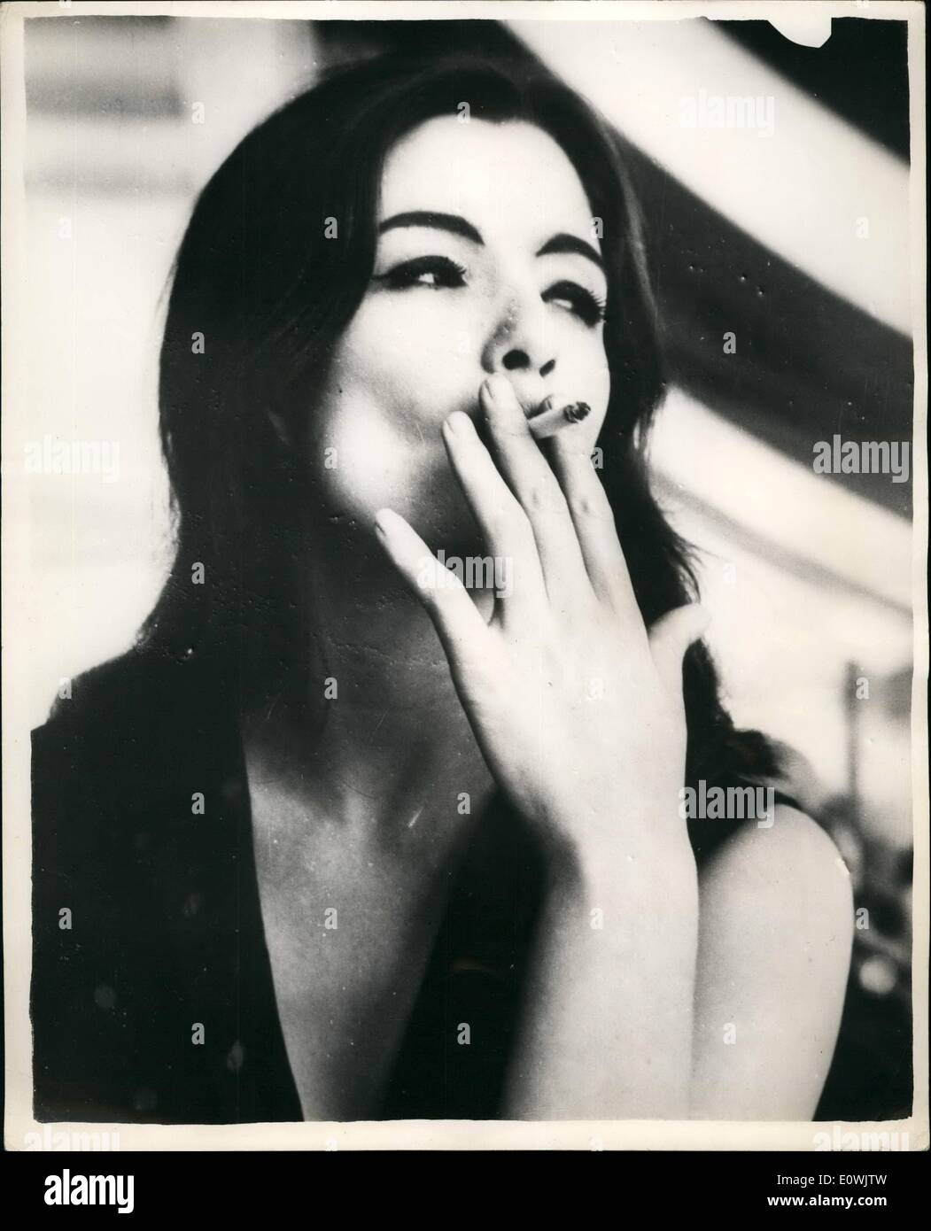 Giugno 06, 1963 - Non sta andando essere una star del cinema: 22-anno-vecchio Christine Keeler ha annunciato a canne di recente film festival thaty Foto Stock