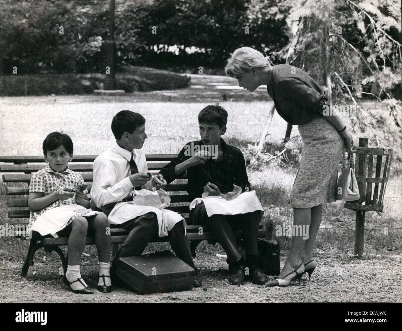 Giugno 06, 1963 - Elsa Daniel argentinan a Roma attrice Elsa Daniel un giovane molto attraente ragazza uno dei ''novelle vaga'' argentinan nuove stelle, arrivati a Roma per film in ''Il momento più'' sotto la direzione di Piero Vivarelli; al film prende parte anche il russo-attore argentinan Rafael Isareff grande grand-nipote di scrittore russo Leon Tolstoi ha. Foto Stock