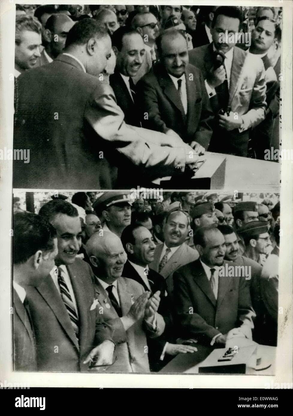 05 maggio 1964 - Il fiume Nilo deviato. Nel corso di una cerimonia che prevedeva tre ore di interventi di ieri ad Aswan, presidente Nasser del U.A.R. e l ospite d onore il sig. Khruschev della Russia, premuti i pulsanti per detonare un esplosione che deviato le acque del Nilo Tiver attraverso un nuovo reso canal che porta l'acqua attorno al sito mentre la diga di Assuan id essendo costruito. La foto mostra: (da sinistra a destra) presidente Nasser, signor Foto Stock