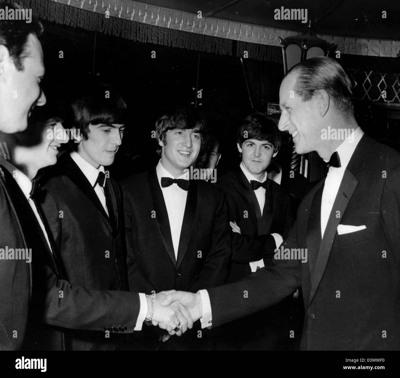 Il principe Filippo incontra i Beatles a Carl Alan Awards Foto Stock