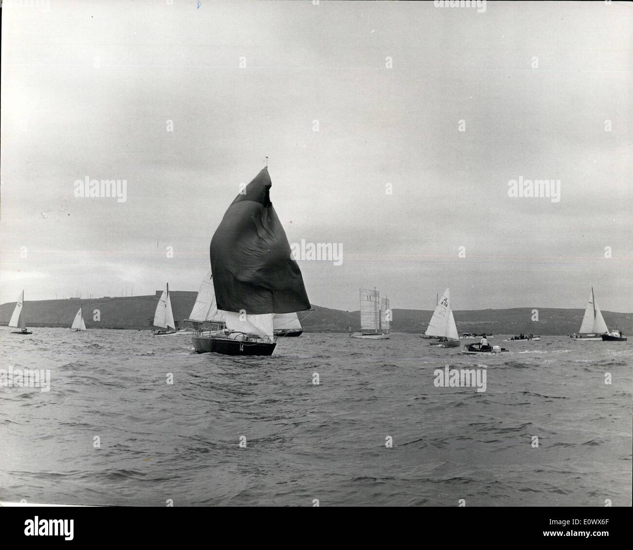 24 maggio 1964 - quattordici concorrenti di competere in teh singola - Consegnato Trans-Atlantic torna a Rhode Island - Forteen lone yachtsman Foto Stock
