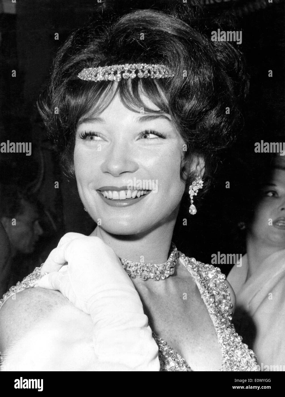 L'attrice Shirley MacLaine ad una premiere del film Foto Stock