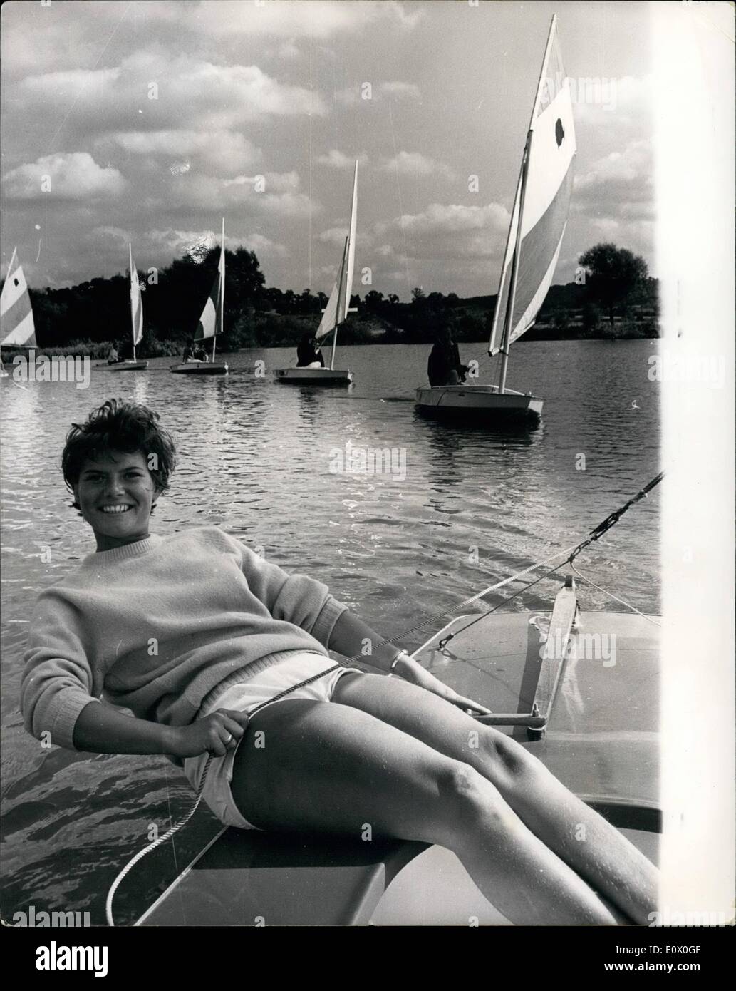 Sett. 09, 1964 - Introduzione del ''Mini-barche'' - Per gli appassionati di vela. Niente più preoccupazioni per rimorchio: per essere visto che prendono parte a Foto Stock