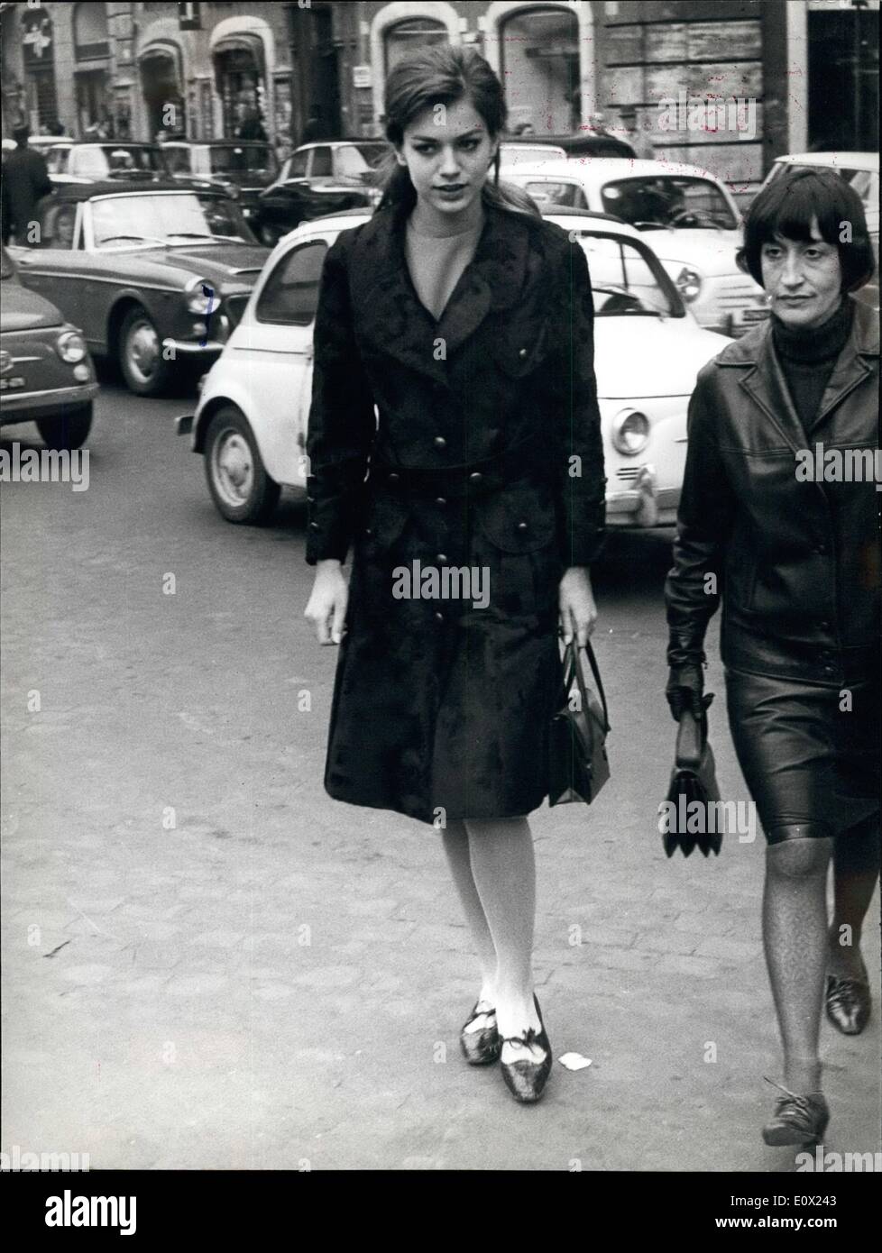 Nov. 11, 1964 - Catherine Spaak theBelgian attrice che vive ora a Roma, dopo il matrimonio con un attore italiano divorziato di 8 m Foto Stock