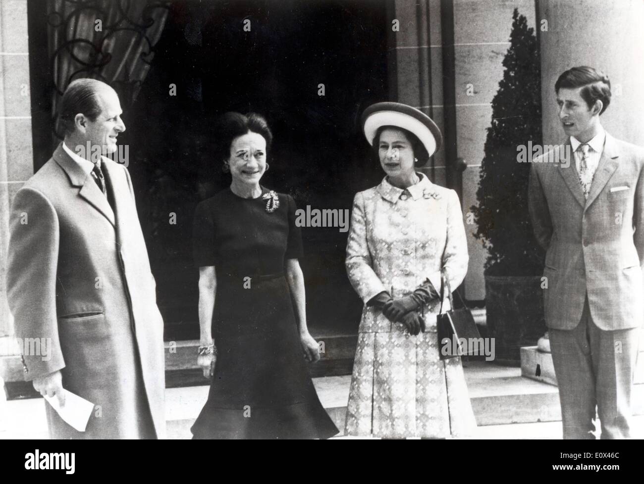 La regina Elisabetta II, il principe Filippo e il Principe Carlo lascia il Duke's home Foto Stock