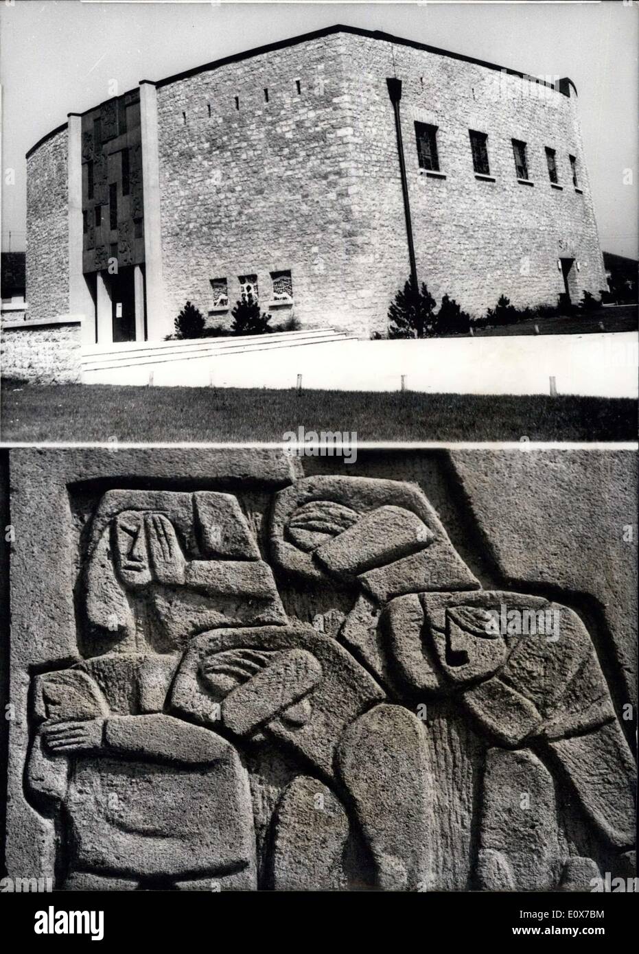 Agosto 25, 1965 - Adolf Hitler. Mostra la scultura (la nostra immagine in basso a destra) che è una parte del cemento in rilievo il portale Foto Stock