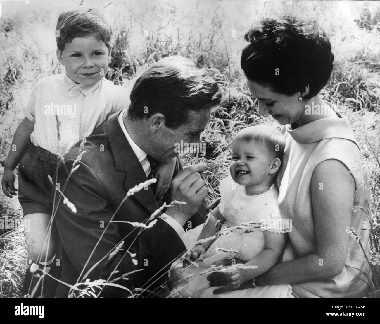 Conte di Snowdon e la principessa Margaret con i bambini Foto Stock