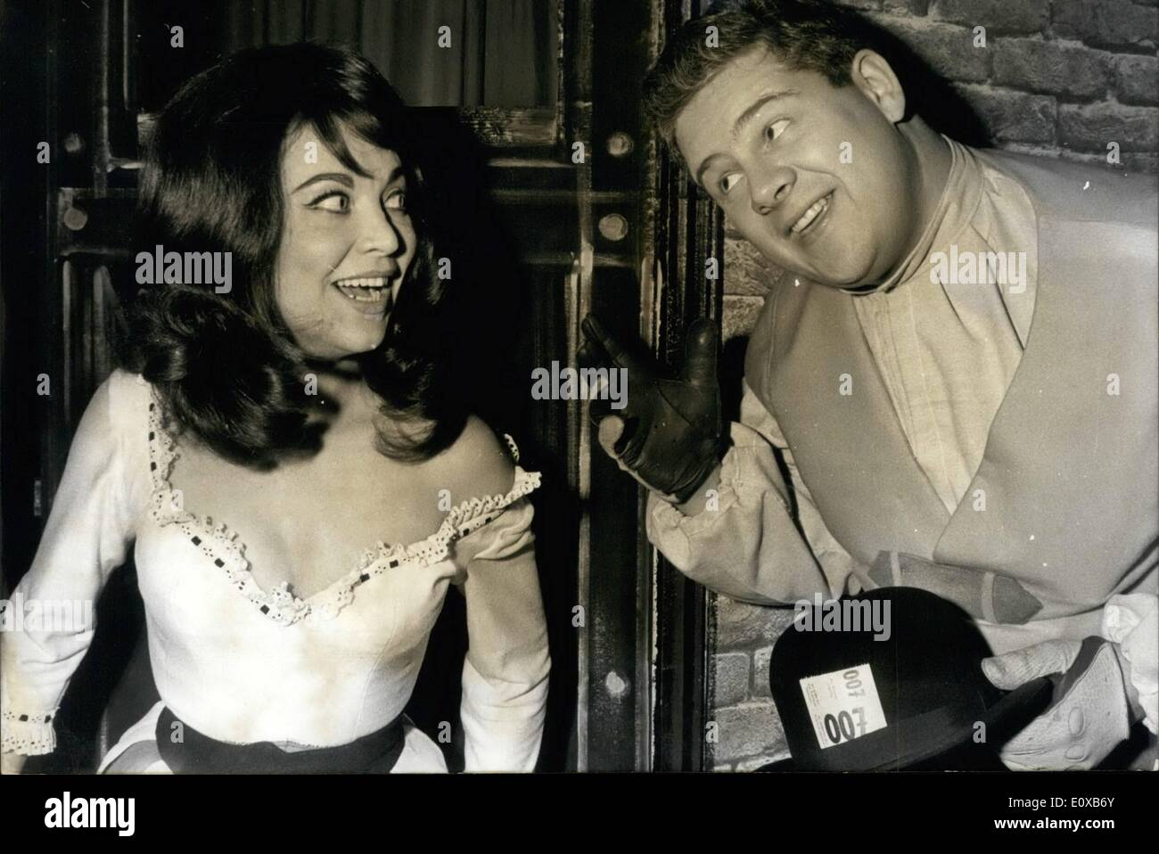 Mar 03, 1966 - parte del picaro numero 1 gioca Bill Ramsey Bill Ramsey in Cole Porter musicale del ''Kiss me Kate'' che aveva i Foto Stock