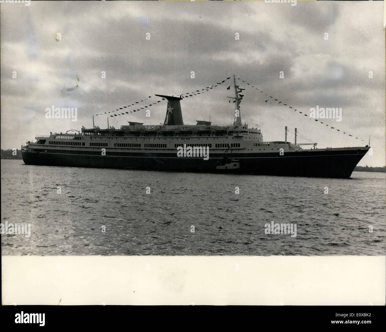 Mar 03, 1966 - Maiden Voyage italiano della nave passeggeri ''Angelina Lauro'' stasera a mezzanotte il passeggero italiano liner Foto Stock