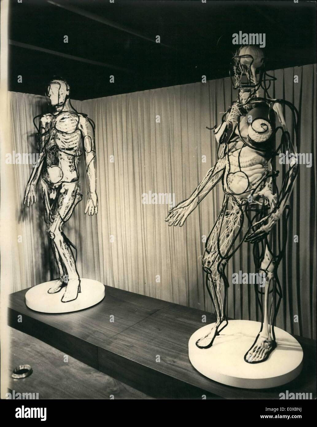 Febbraio 02, 1966 - Nuova mostra per il Dipartimento di Chimica presso il museo della scienza,: una sorprendente nuova mostra nel Dipartimento di Chimica Foto Stock