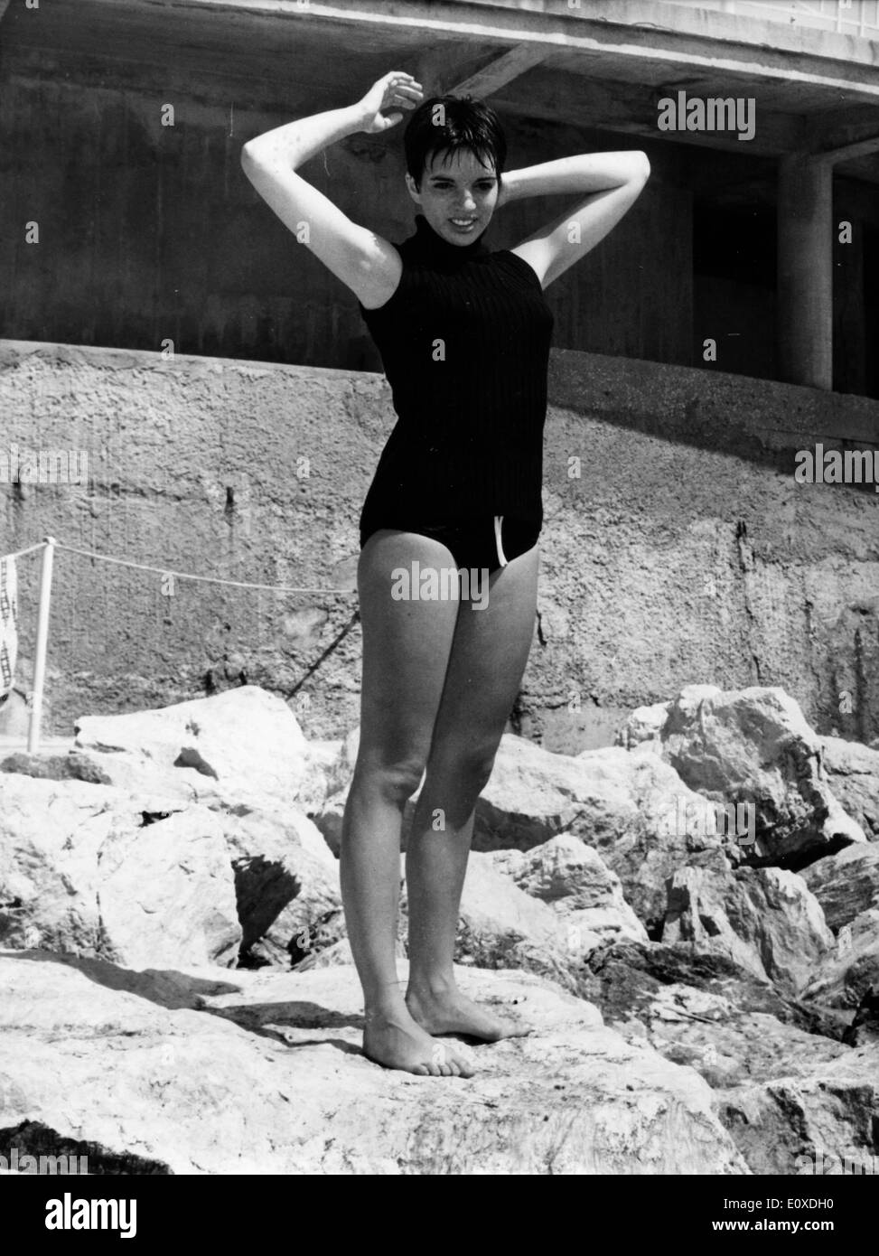 Il cantante Liza Minnelli in un costume da bagno a Monte Carlo Foto Stock