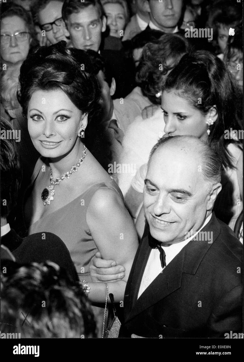 Attrice Sophia Loren e suo marito Carlo Ponti al Cannes Film Festival Foto Stock