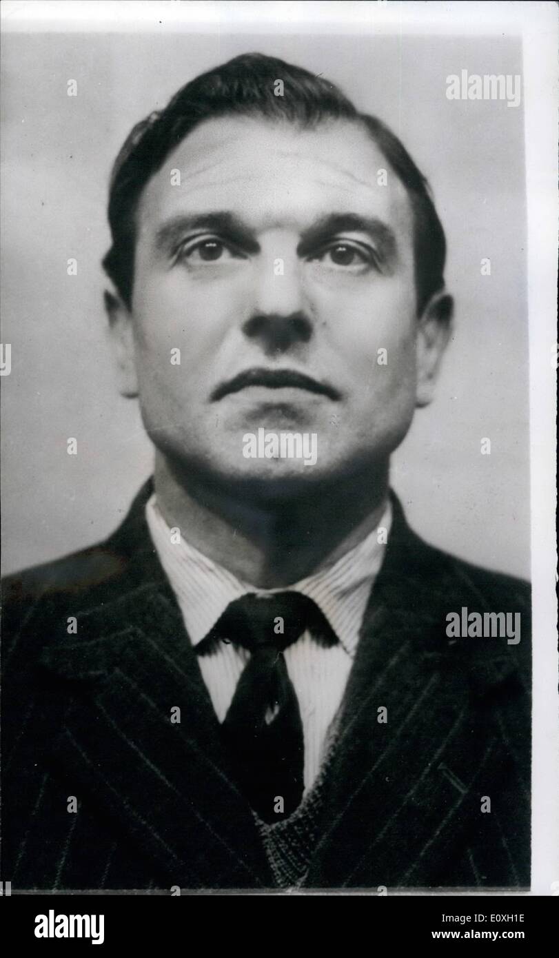 10 ottobre 1966 - George Blake - Master Spy - Escapes from Gaol.: George Blake, la doppia sia, che è stato condannato a 42 anni nel 1962. Fuggito dalla prigione di Wornwoord, Londra ovest il sabato notte. Un bero di una finestra al secondo piano nella parte superiore delle carceri - sicurezza. L'ala 'D' è stata segata e il vetro è stato schiacciato. Una scala di corda di nylon è stata trovata appesa giù l'interno di un muro di 20 piedi di sostegno su Artillery Lane - tra la prigione e Hammersmith Hospital. Blake, che  per i russi mentre ancora agente britannico, ha 44 anni Foto Stock