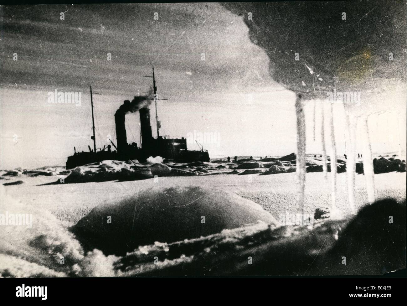 Febbraio 02, 1967 - Per rendere cinquantesimo Anniv. di TSL. Oct: Ice-breaker Krabin ghiaccio dell'Artico nell anno 1936. Foto Stock