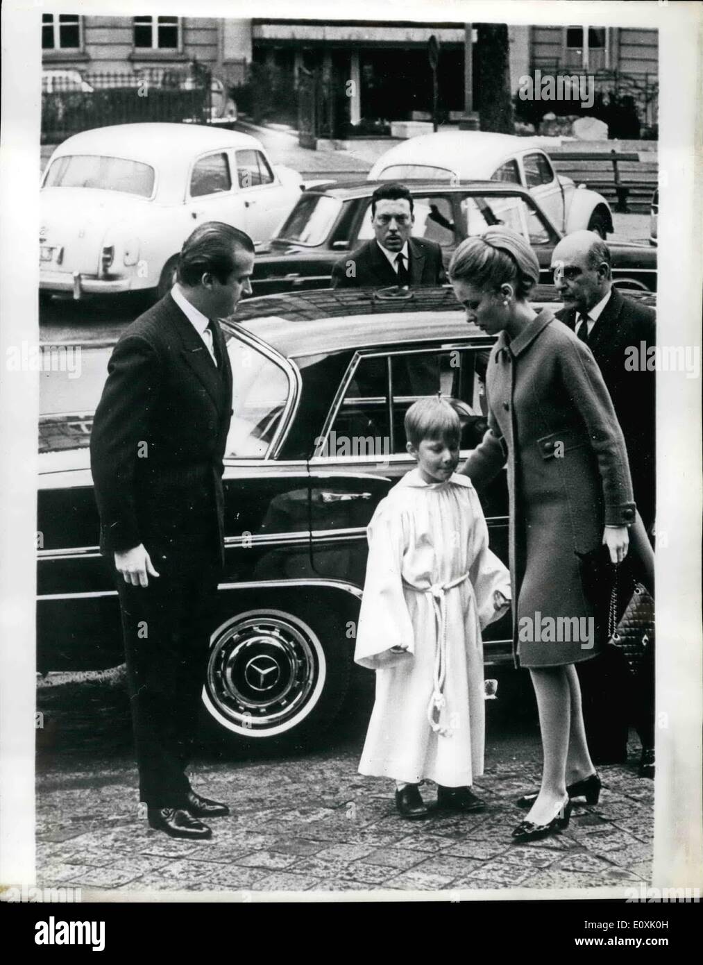 Mar 03, 1967 - Prince Philippe alla Prima Comunione: Prince Philippe, figlio del Principe Alberto e la principessa Paola di Liegi, recentemente Foto Stock