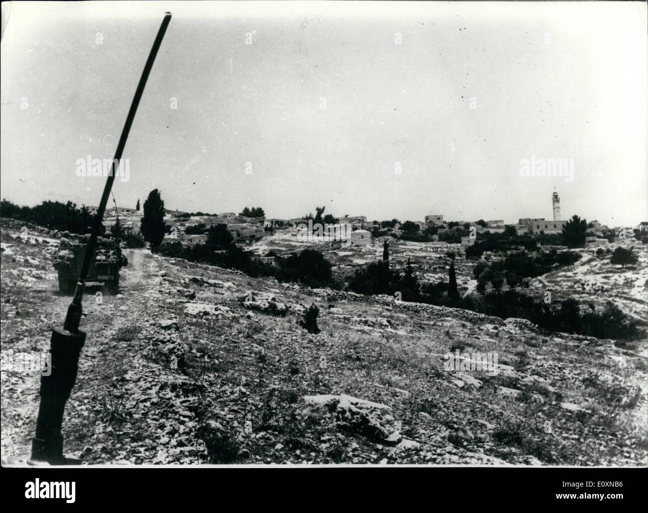 Giugno 06, 1967 - Il Medio Oriente la guerra. Villaggio arabo in Giordania. La foto mostra una vista di un villaggio arabo in Giordania, ad est di Gerusalemme, abbandonata dalla Giordania arabo forze in ritirata. Foto Stock