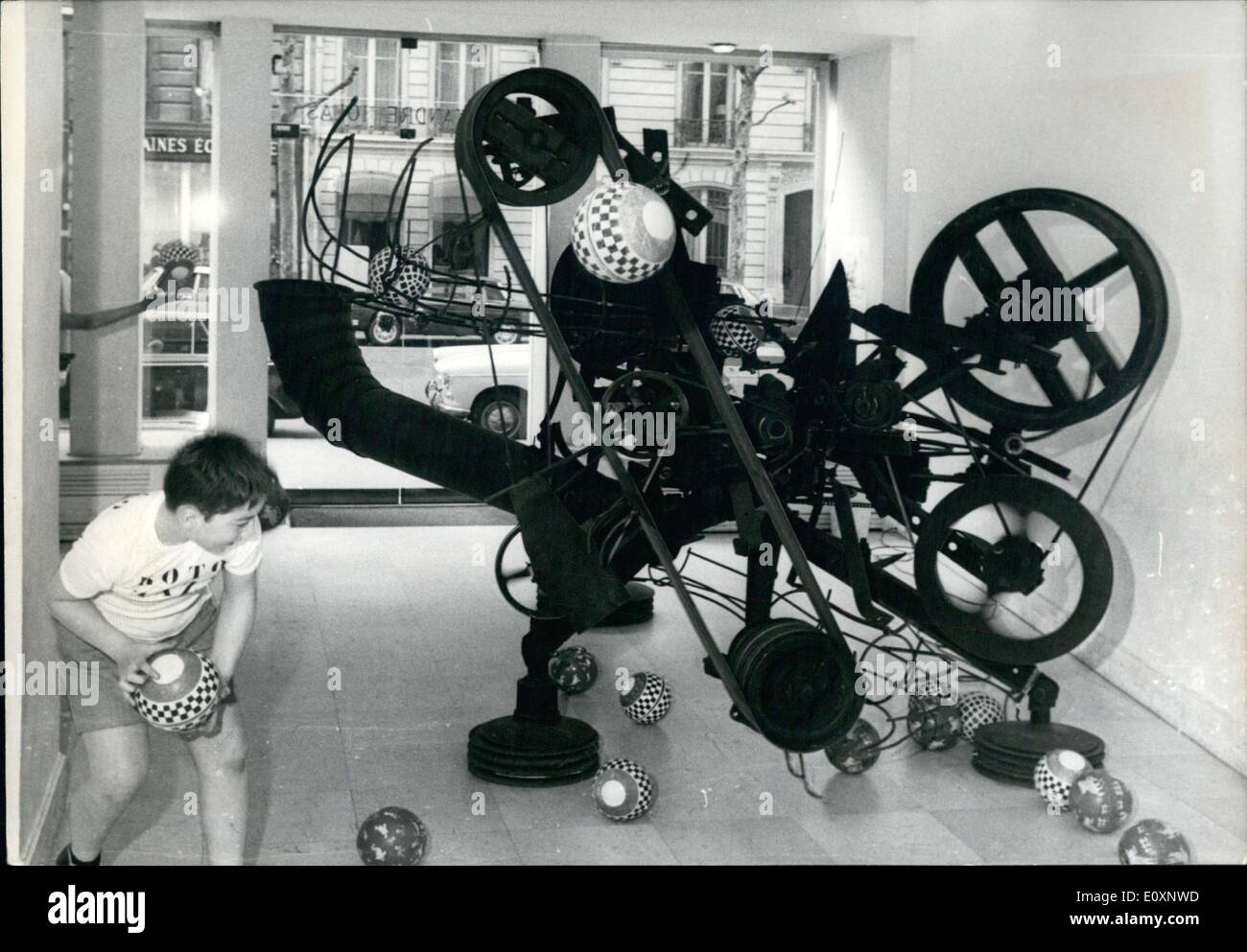 Giugno 20, 1967 - Roto Zaza scultura di Tinguely Saint Germain Boulevard Gallery Foto Stock