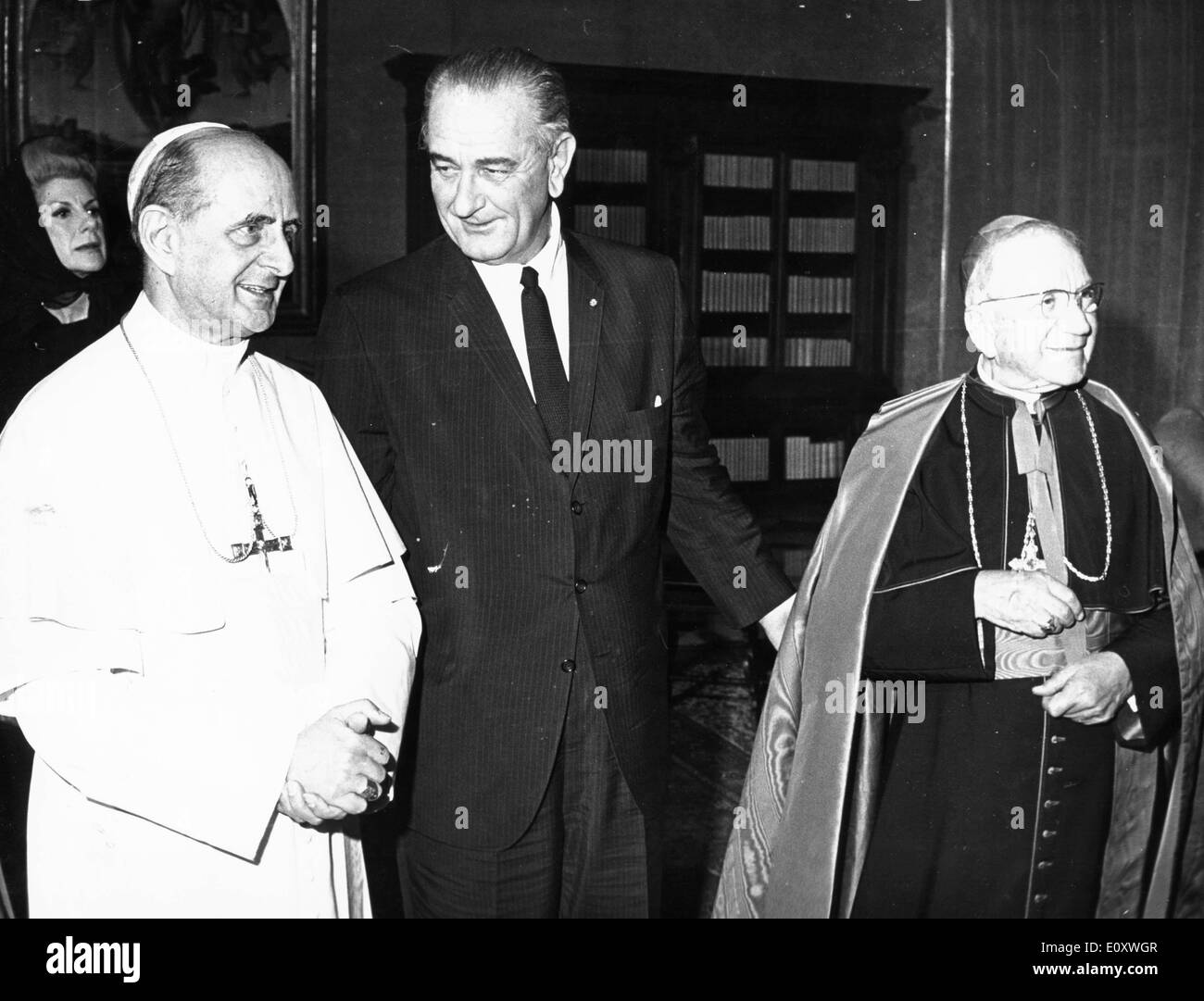 Il presidente Johnson la visita di Papa Paolo VI e il Cardinale Cicognani presso il Vaticano Foto Stock