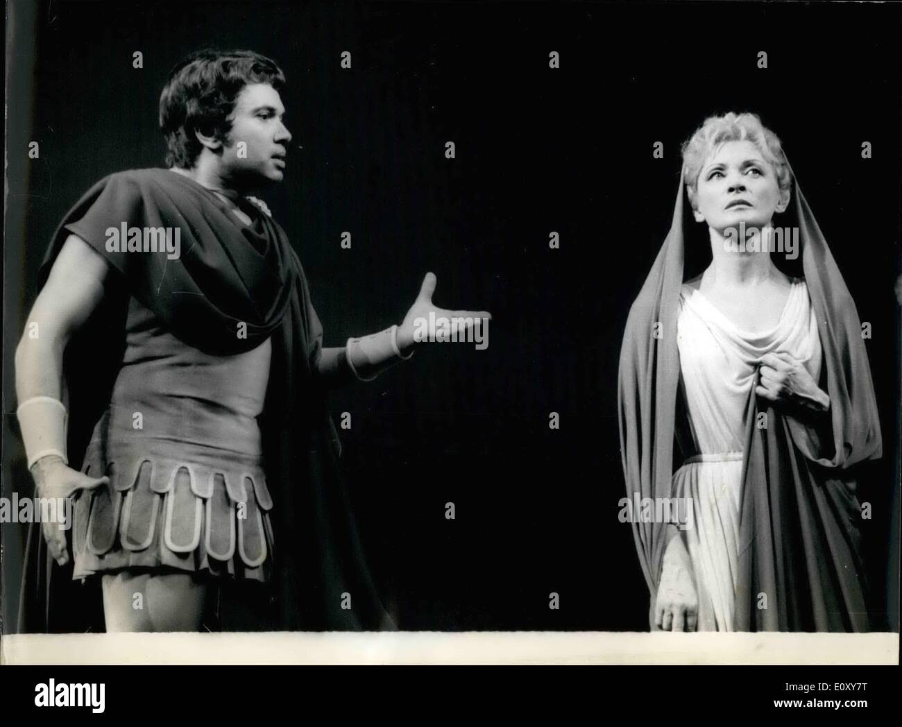 Apr. 04, 1968 - Racine la famosa tragedia Andromaque sarà nuovamente messa in scena presso la Comedie Francaise. Jackie Kennedy Onassis e Aristotele Onassis sposare Foto Stock
