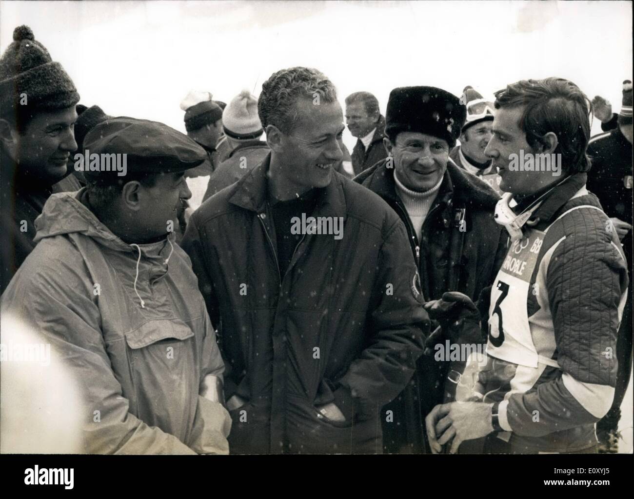 Febbraio 02, 1968 - Il Ministro della Gioventù e dello sport Francois Missoffe è visto qui con Olympian Jean-Claude Killy e conte Jean de Beaumont. Occupazione della Repubblica socialista cecoslovacca Foto Stock