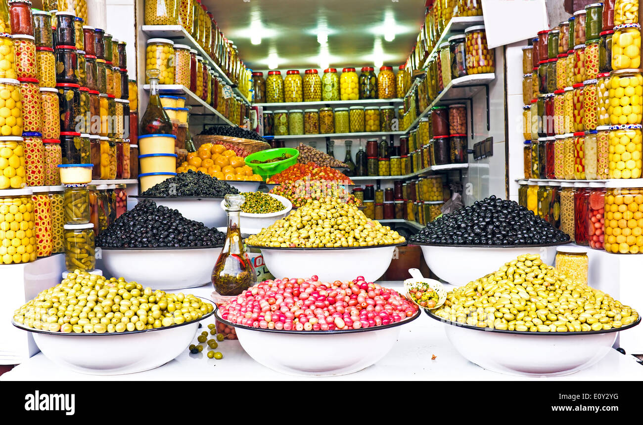 Olive su un mercato in Marocco, Africa Foto Stock