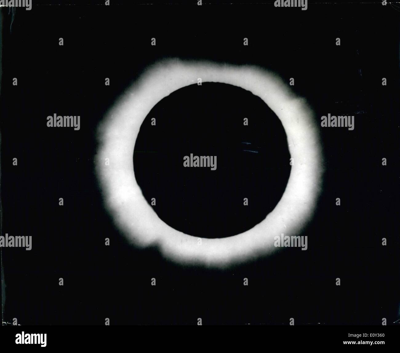 Sett. 09, 1968 - L'eclisse totale di sole osservata in Siberia: mostra fotografica. Questo è l'eclisse totale di sole, che è stata osservata Foto Stock