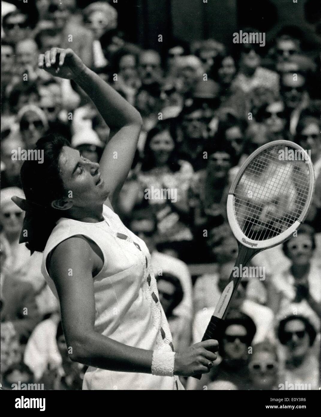 Lug. 07, 1968 - tennis di Wimbledon campionati. Donna Semi-Final. Miss J. Tegart v Miss N. Richey. Mostra fotografica di Miss Judy Foto Stock