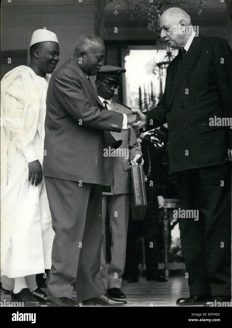 Lug. 23, 1968 - Il Sig. Tsiranana, Presidente della Repubblica del Madagascar e Lamizana, Presidente della Repubblica di Haute-Volta, Foto Stock