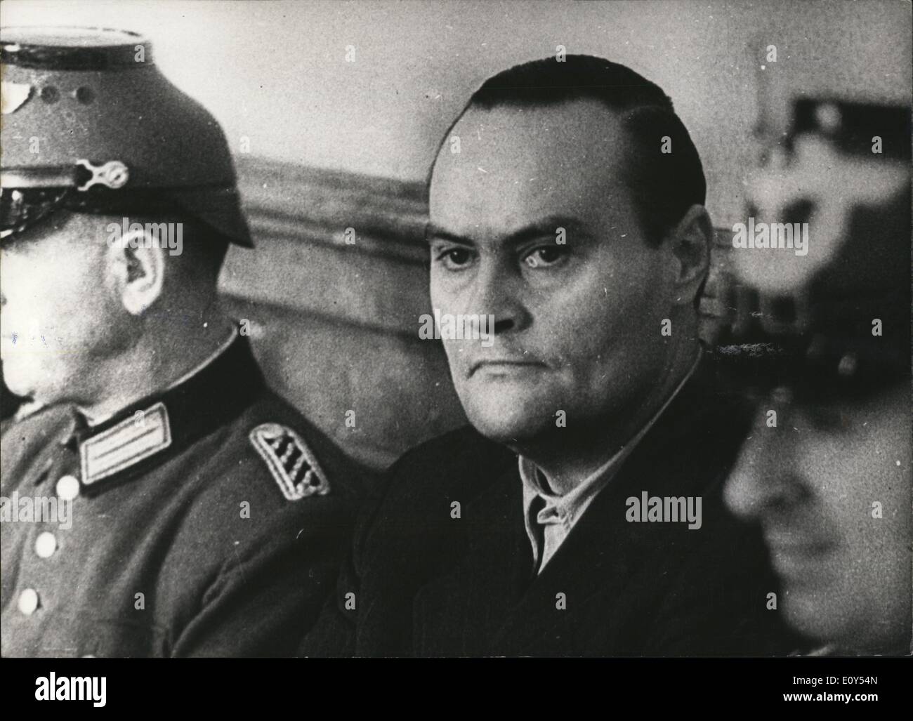 Nov. 11, 1968 - Terzo Reich. Nella foto è Joseph Wirmer, avvocato. Egli è presso il tribunale del popolo di Berlino per il Luglio 20 bombardamenti Foto Stock