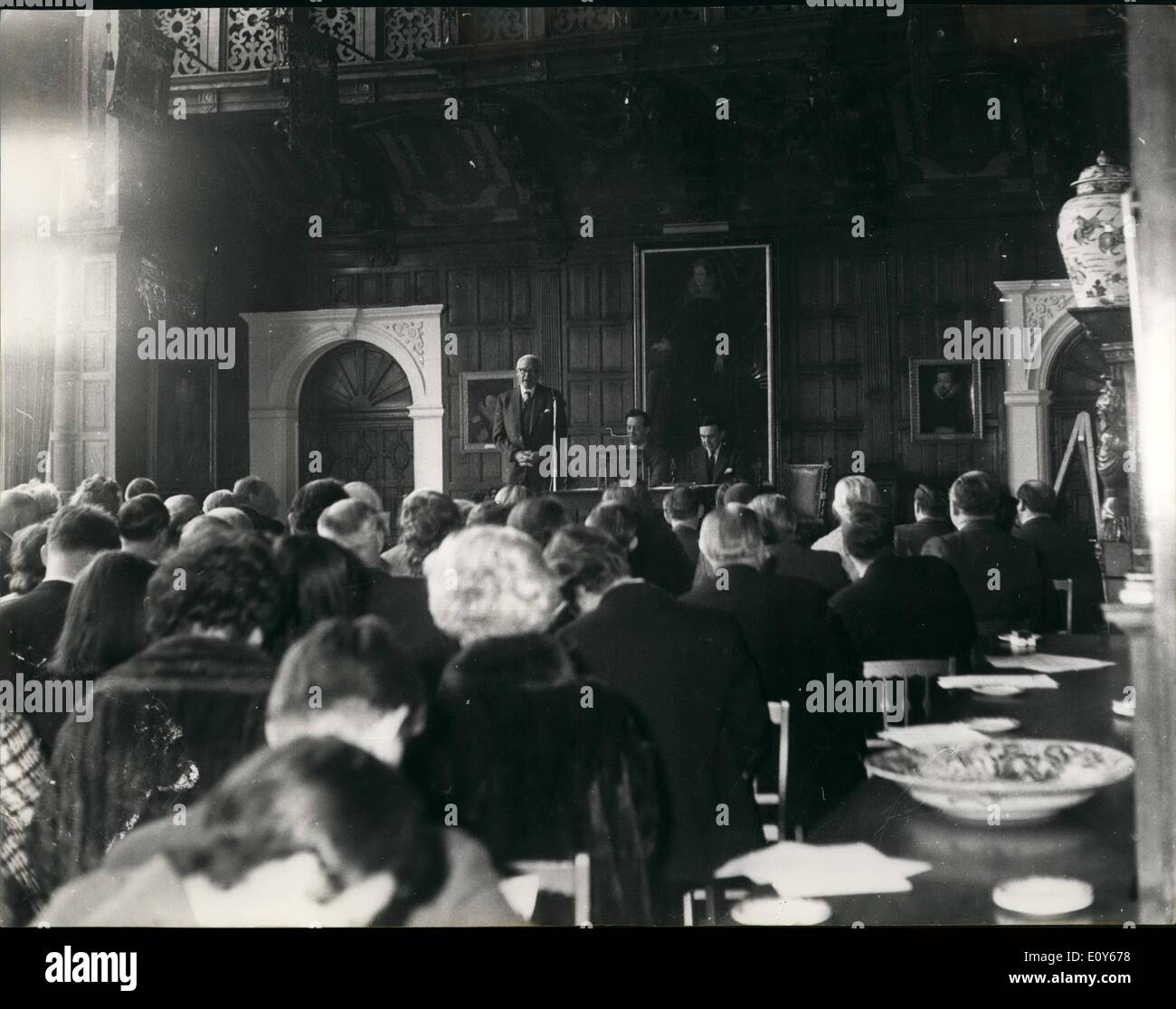 Mar 03, 1969 - Signore Salisbury parlando in occasione del discorso del vice-capo della delegazione di Saigon a Parigi i colloqui di pace di Nguyen Xuan Phong. Foto Stock