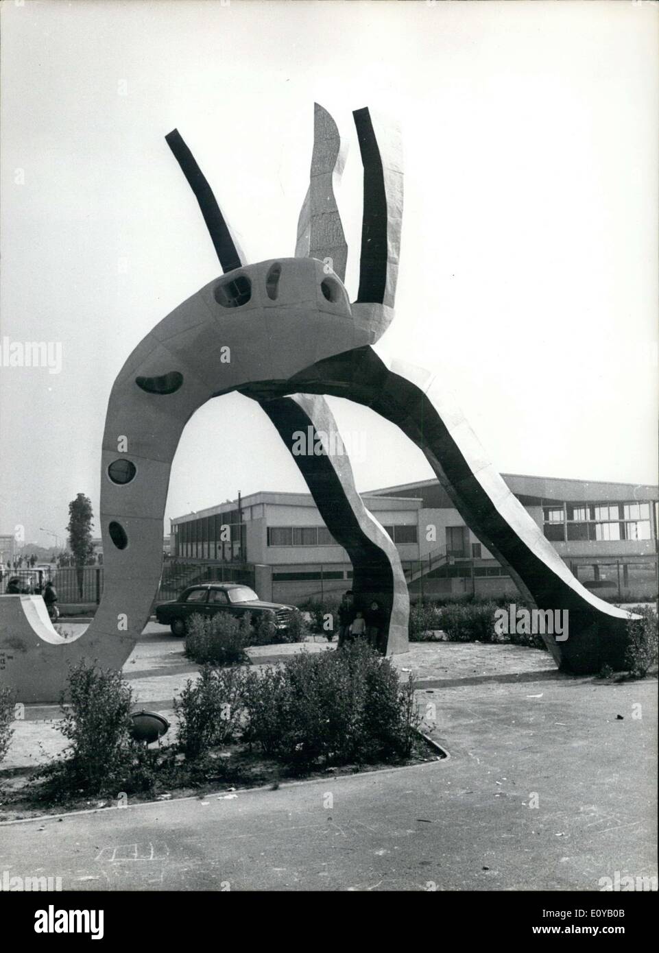 Ottobre 06, 1969 - Fiore In città la scultura da Roland Brice a Argenteuil Foto Stock