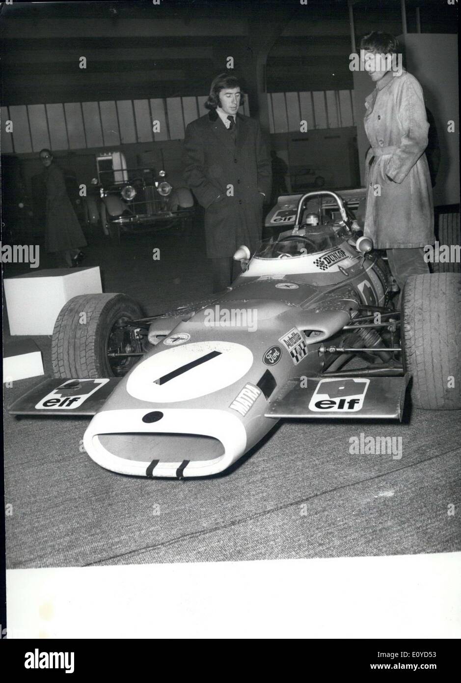 Nov. 26, 1969 - nella foto è la formula I Race Car Ford Matra MS 80 che è stata azionata nel campionato 1969. Jackie Steward(a sinistra) ha presentato. Jochen Rindt è sulla destra. La vettura da gara è stato uno dei circa 50 che sono state mostrate al ''Jochen Rindt Show 1969'' su Monaco di Baviera fiera. È stato un racecar show. Foto Stock