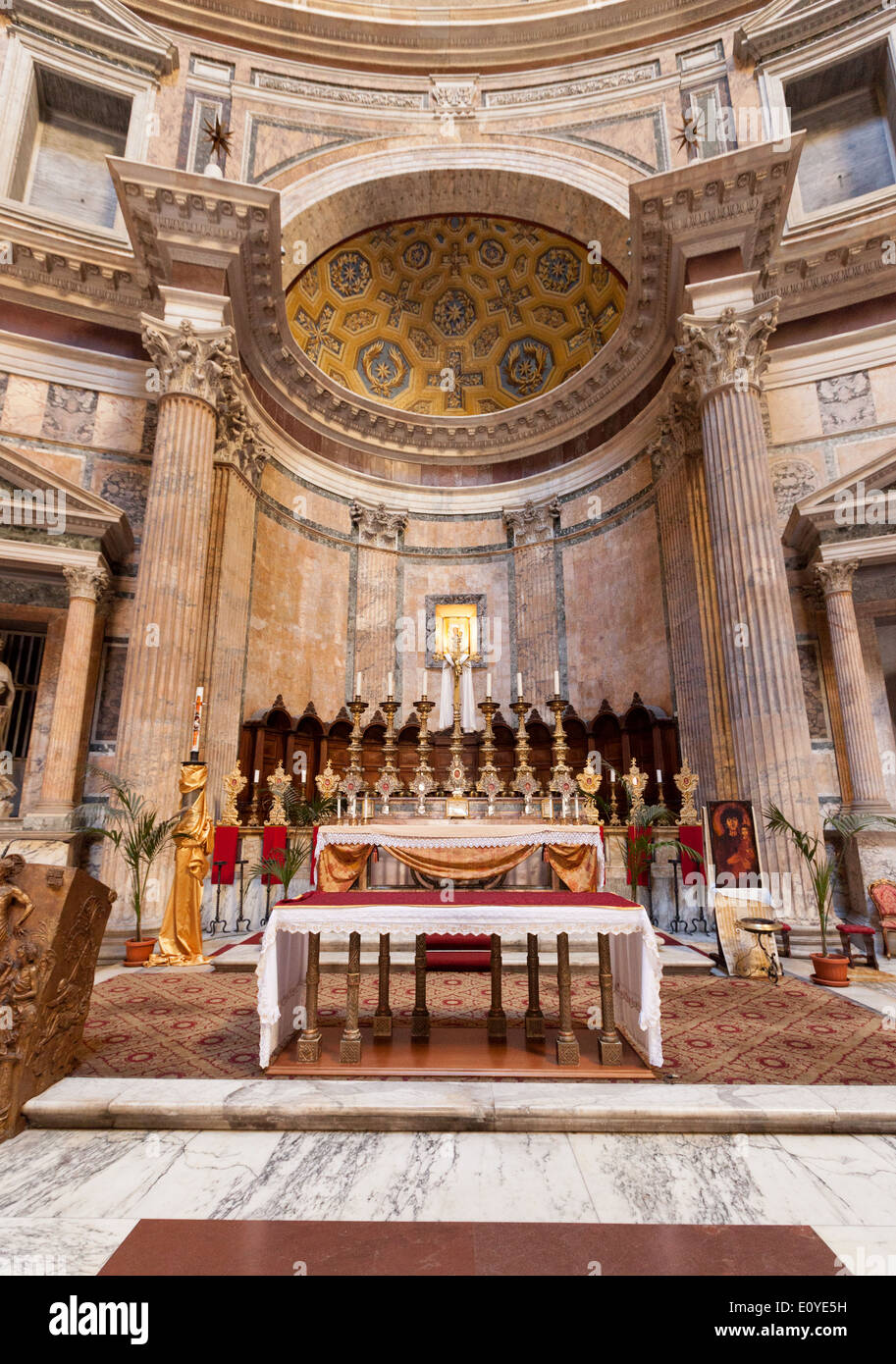 L'altare, il Pantheon a Roma Italia Foto Stock