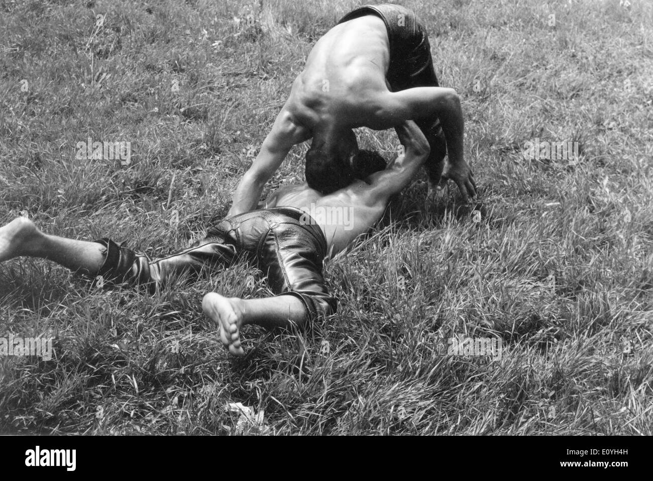 Maggio 12, 1970; Zurigo, Svizzera; uomini wrestling in Svizzera. Foto Stock