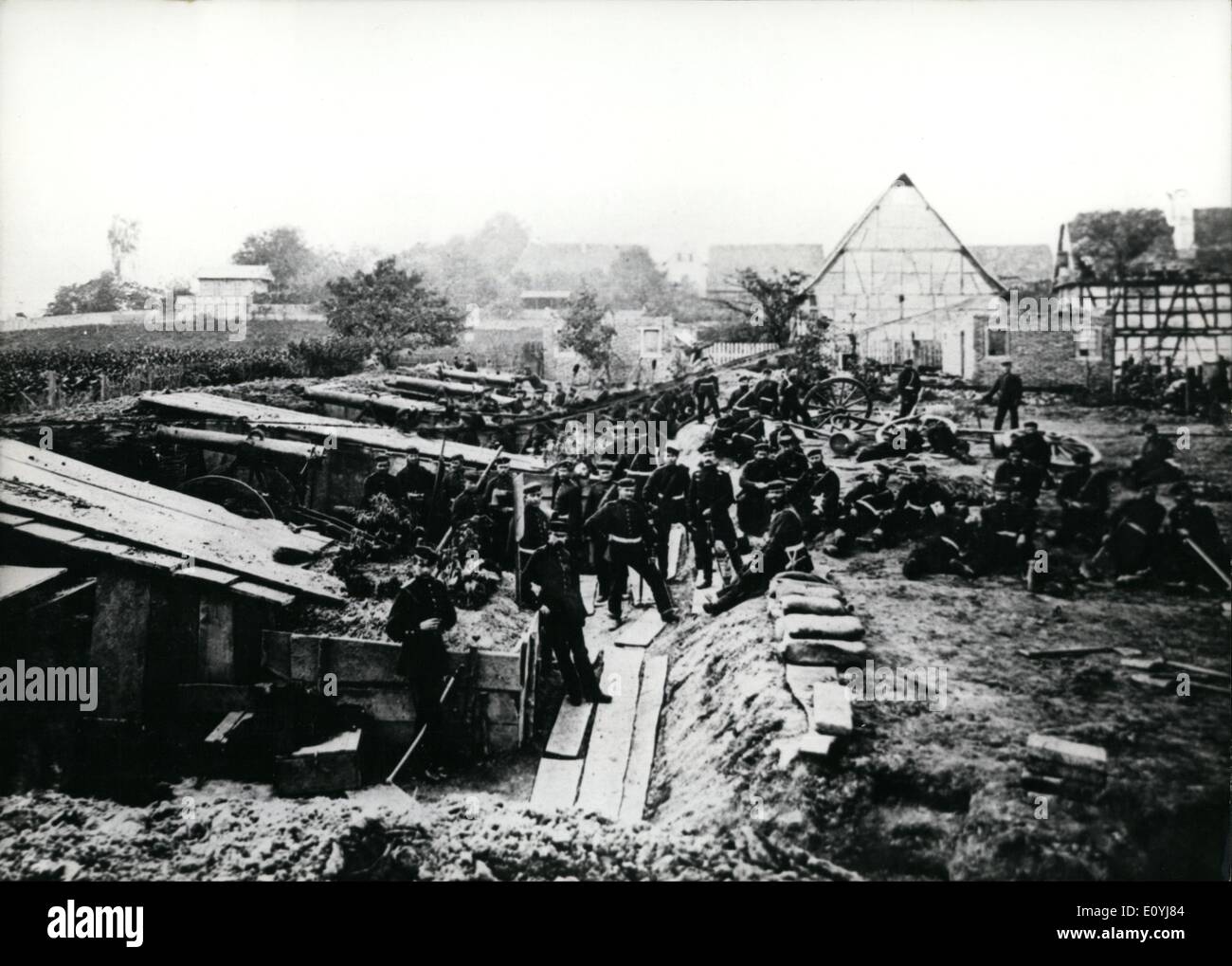 Lug. 07, 1970 - Guerra franco-tedesco: il 9 luglio 1870, la Francia ha dichiarato guerra alla Prussia. La Francia mostra fotografica. Artiglieria prussiano, assediano la città di Strasebourg. Foto Stock