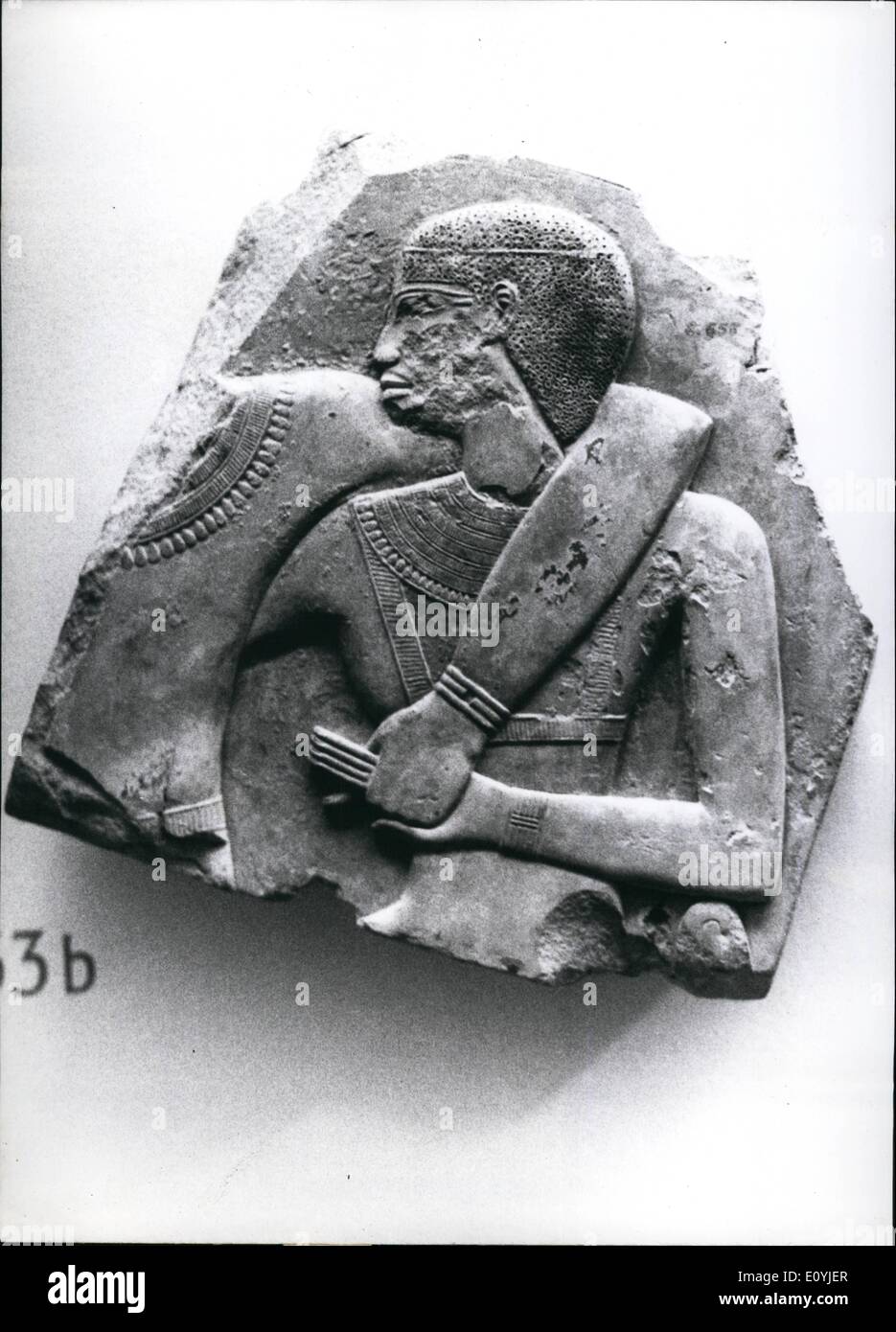Lug. 07, 1970 - Foto mostra il frammento di re Mentuhotep (sinistra) e il suo harem lady (a destra), un 37 cm e 33,5 cm ampio frammento da la tomba del re Mentuhotep II in Theben. Il disco è il calcare che mostra ancora alcuni tratti della ex pittura. Xi dinastia circa 2040 A.C. Foto Stock