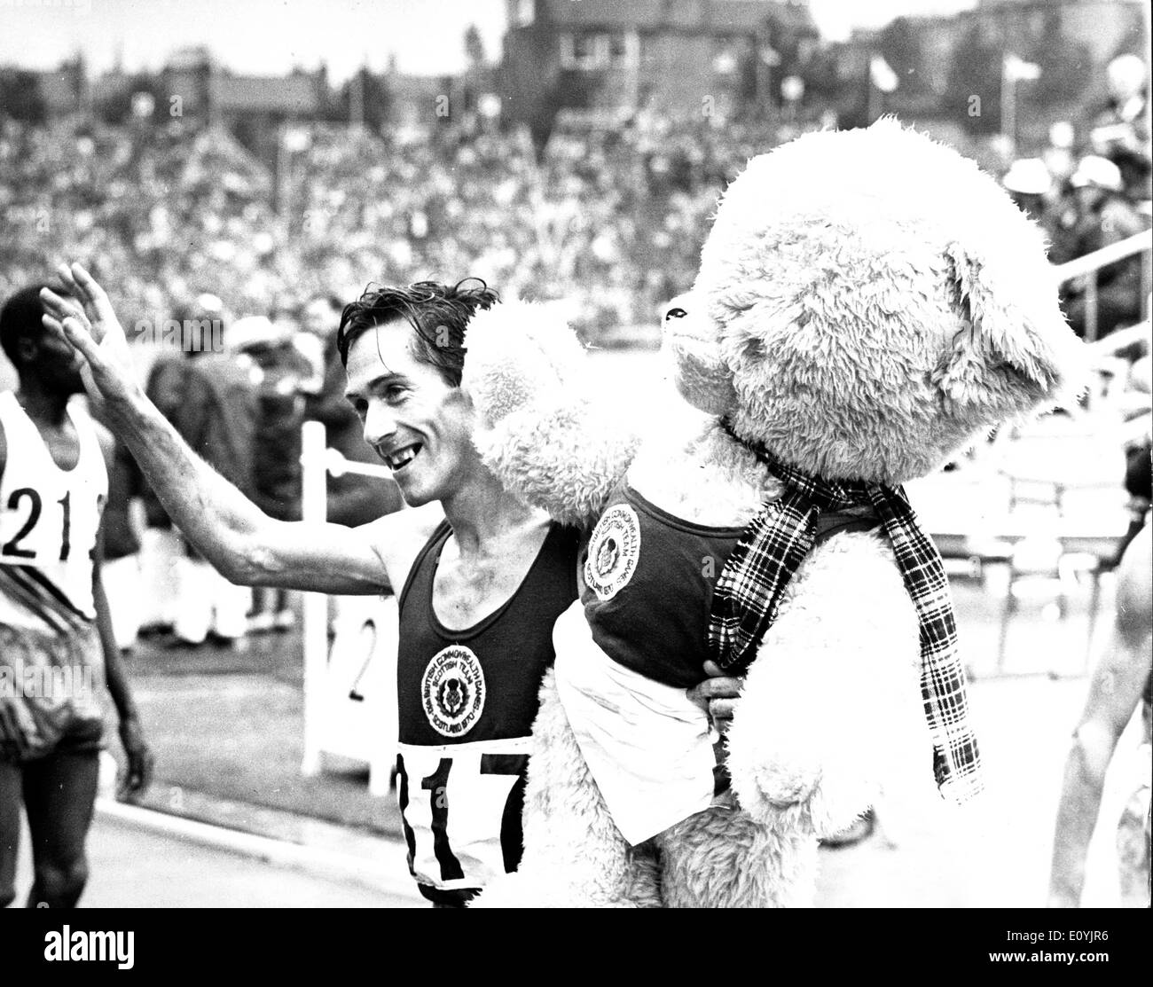Jul 19, 1970; Londra, UK; LACHIE STEWART DI SCOZIA dopo aver conquistato il 10.000 metri di gara battendo in Australia. (Credito Immagine: © Foto Stock