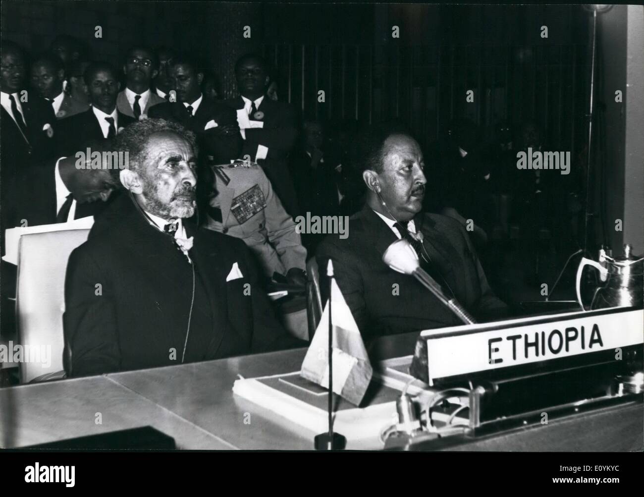 Sett. 09, 1970 - Addis Abeba. Etiopia: l'imperatore di Etiopia con il Principe ereditario all'OUA di capi di Stati riuniti ad Addis Abeba. Credits: Camerapix Foto Stock