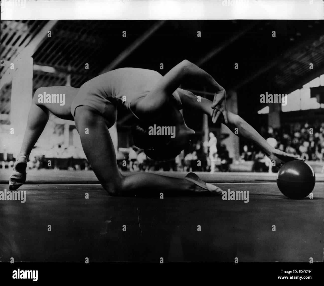 Sett. 09, 1970 - Studio di un campione.: A fine di studio del campione del mondo di ginnastica moderna per 1969 - Maria Gigova - che ha Foto Stock