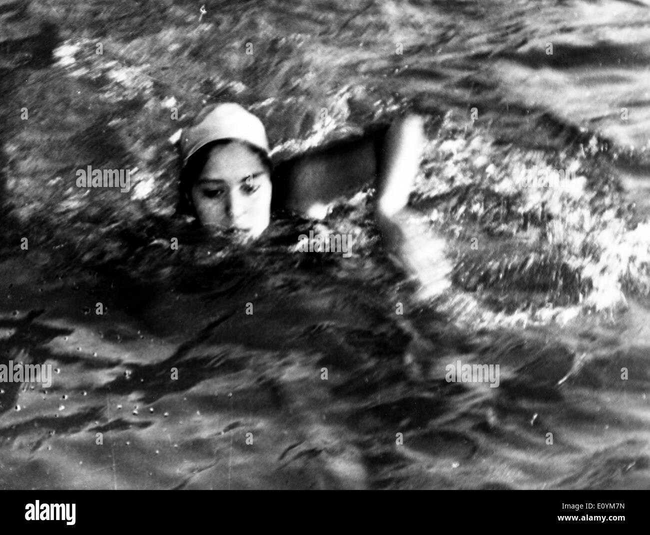 Sep 20, 1970; Cairo, Egitto; Piscina egiziano Champian SHADIA EL RAGHEB coperto 129 chilometri in quattro maratone internazionale. Foto Stock