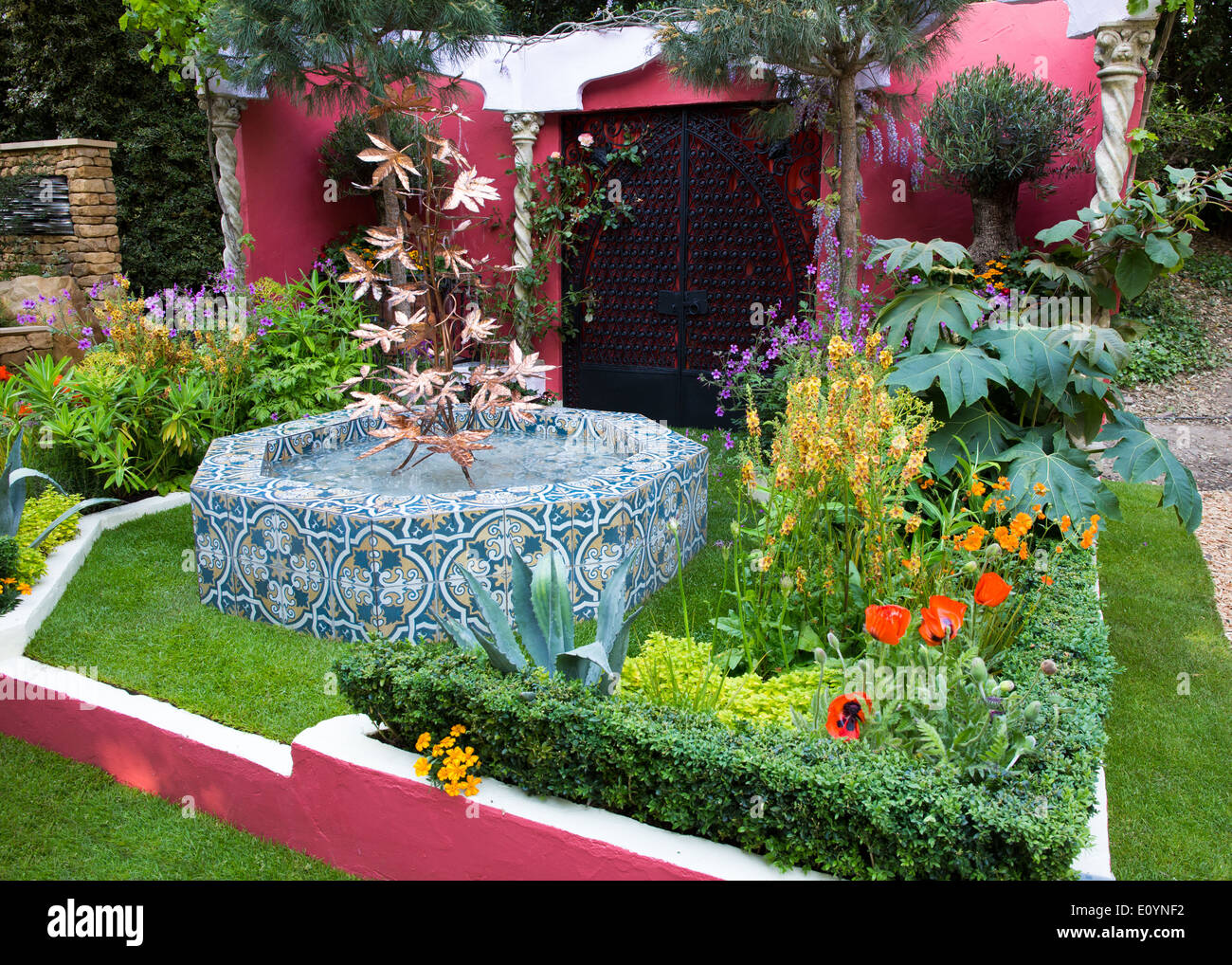 RHS Chelsea Flower Show sponsorizzato da M&G. Dai giardini artigianale "giardini sul tetto di Kensington' dal designer David Lewis Foto Stock