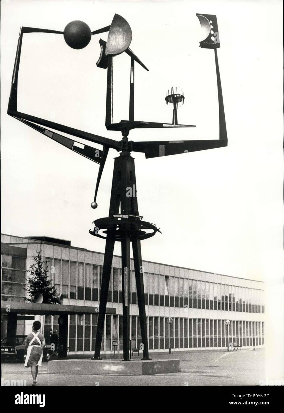 Dic. 11, 1970 - scultura gigante: questo sorprendente 'Mobile' la scultura è di circa 50 metri di altezza, pesa 20 tonnellate e ha costi il danese Foto Stock