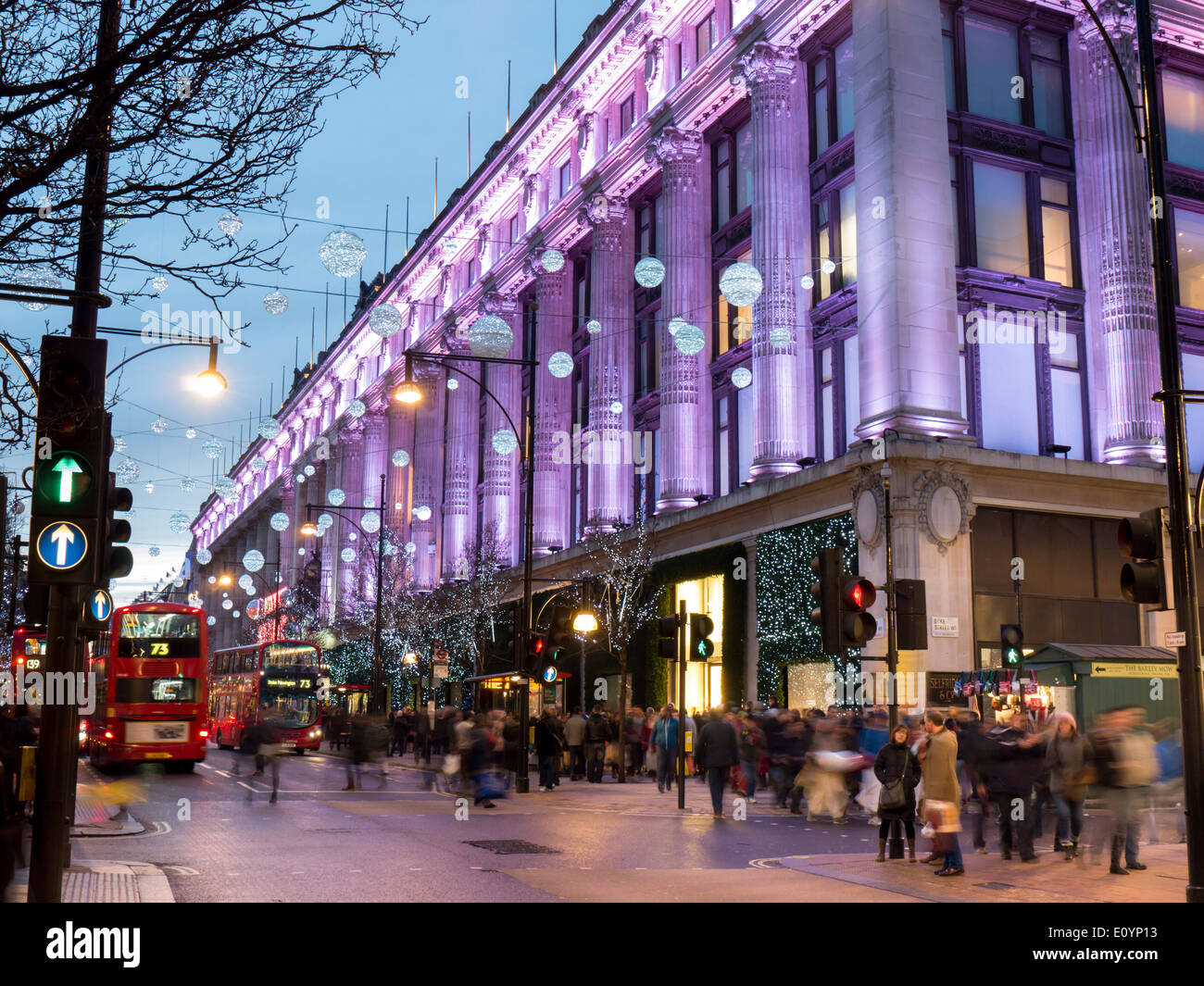 Europa, Regno Unito, Inghilterra, Oxford Street Natale a Selfridges Foto Stock