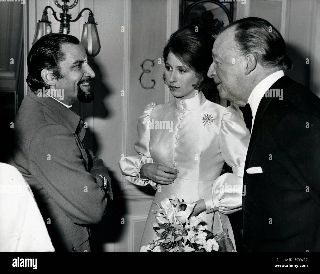 Il coreografo Maurice Bejart chat con la principessa Anna Foto Stock