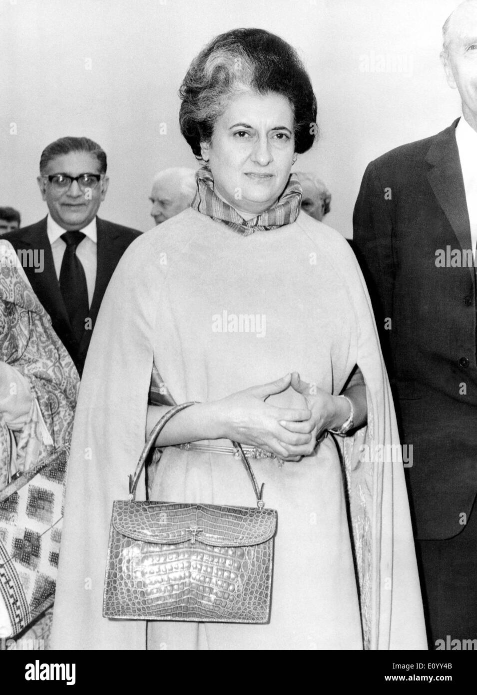 Il primo ministro Indira Gandhi arriva a Londra Foto Stock