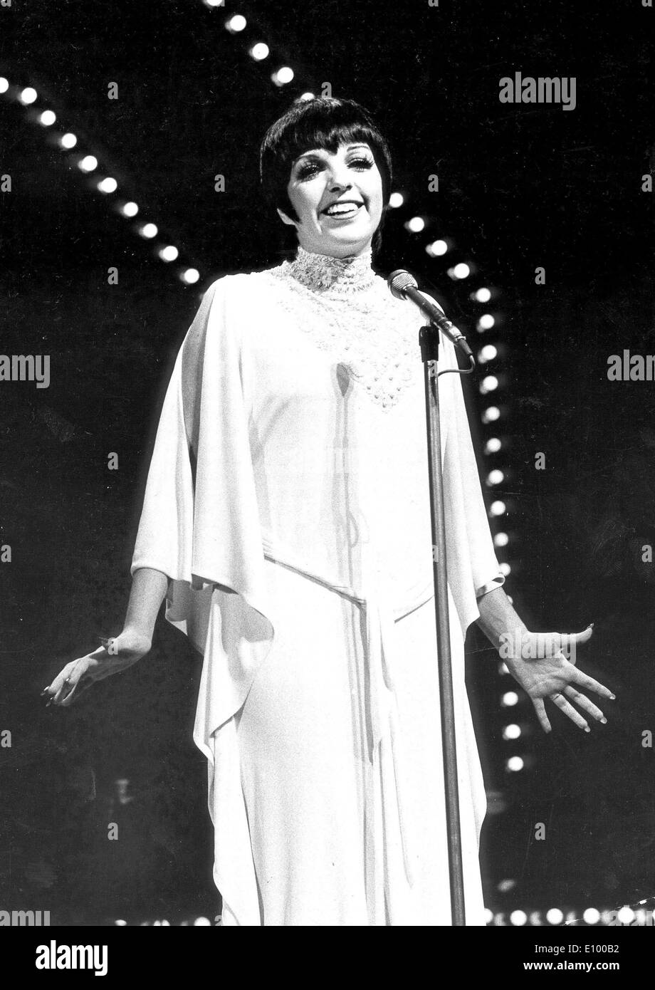 Il cantante Liza Minnelli esegue per la regina Foto Stock