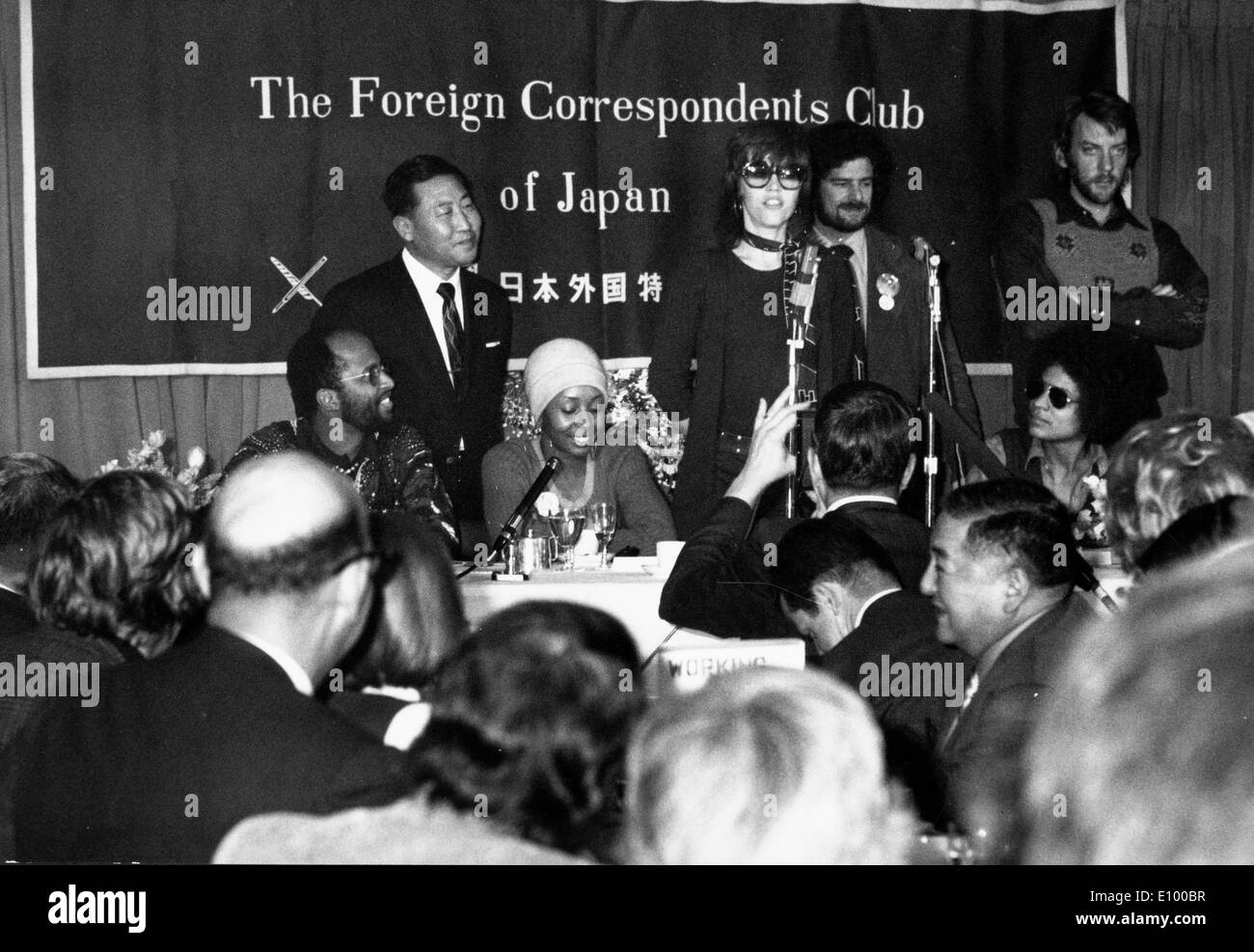 Jan 07, 1972; Tokyo, Giappone; attrice Jane Fonda parlando in corrispondenza di corrispondenti stranieri Club, il suo anti-guerra gruppo teatrale. Foto Stock