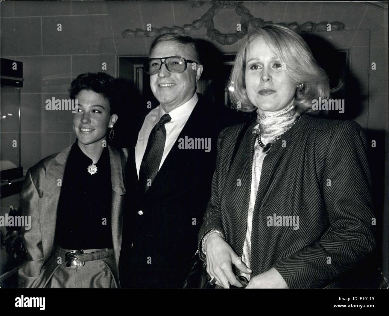 Febbraio 09, 1972 - Qui è il gene Kelly con sua figlia (sinistra) a Intercoiffure World Congress di Parigi. Foto Stock